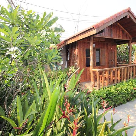 J&J Guesthouse Sukhothai Quarto foto