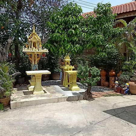 J&J Guesthouse Sukhothai Exterior foto