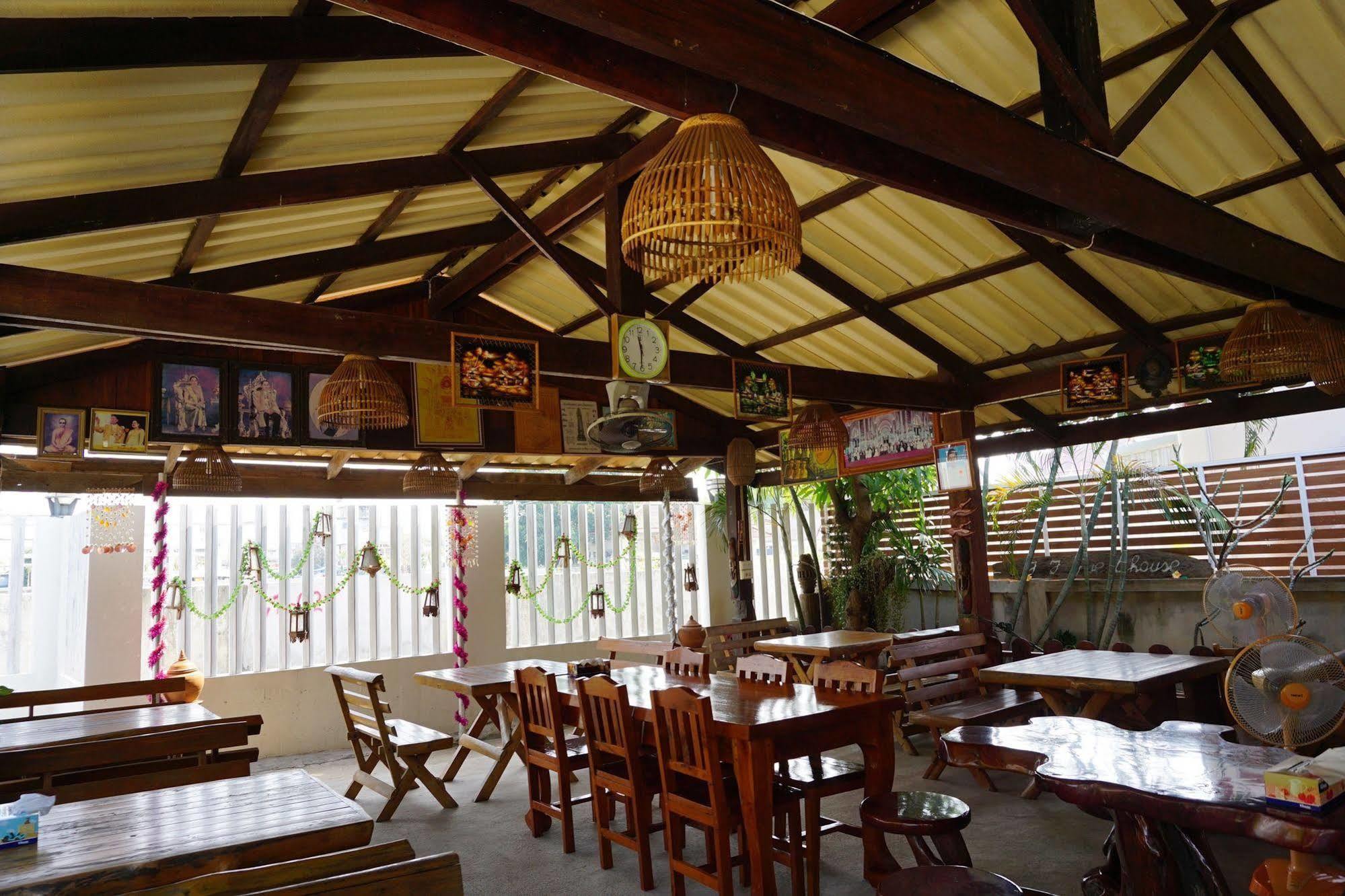J&J Guesthouse Sukhothai Exterior foto