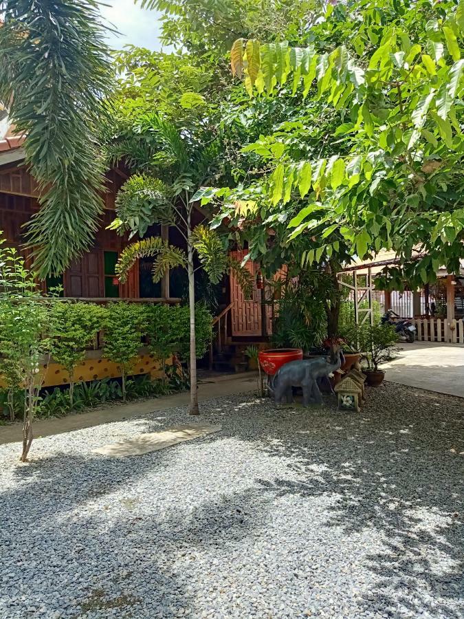 J&J Guesthouse Sukhothai Exterior foto